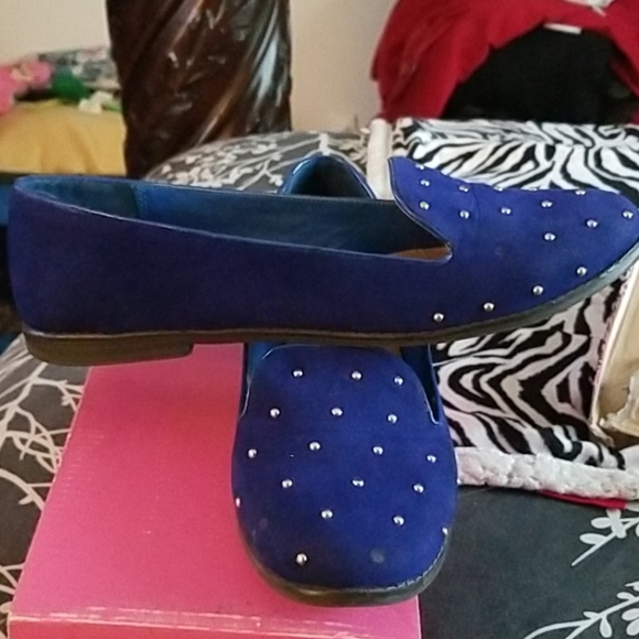 Shoes - Picture 2 of 2